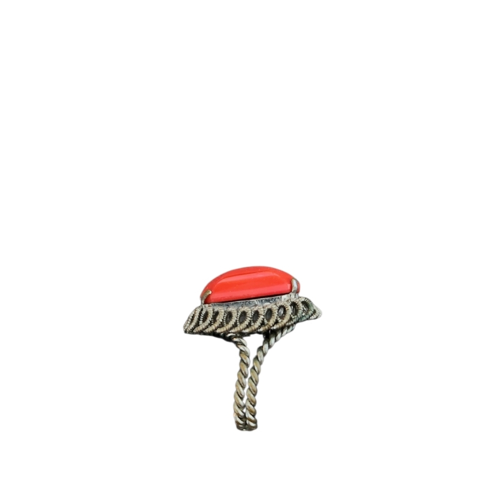 Size 6 Silver Toned Red Resin Statement Ring with Decorative Rope Frame - Picture 3 of 3